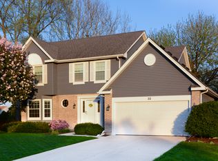 32 Forestview Ln, Aurora, IL 60502