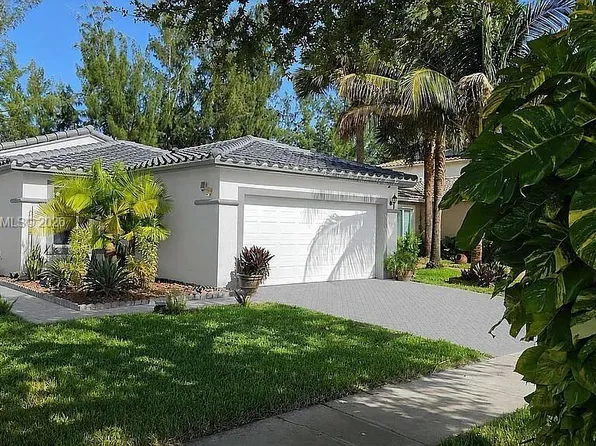 4638 SW 134th Ave, Hollywood, FL 33027