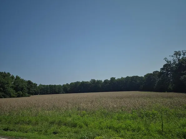 26-27A Coles Point Rd, Hague, VA 22469