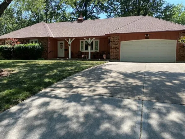 500 S Halsey Ave, Harrisonville, MO 64701