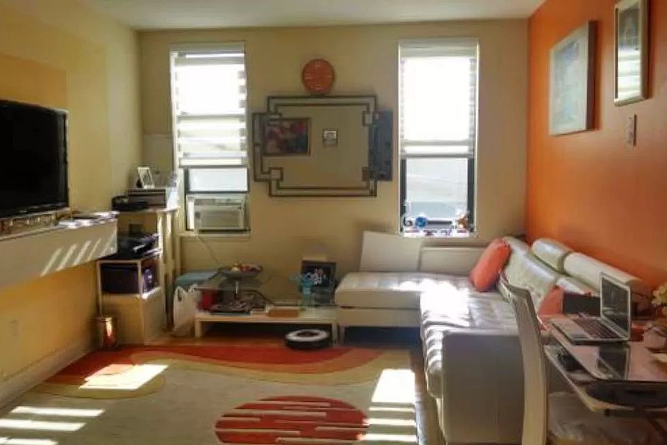 1st image of 2738 E 19th St #5
