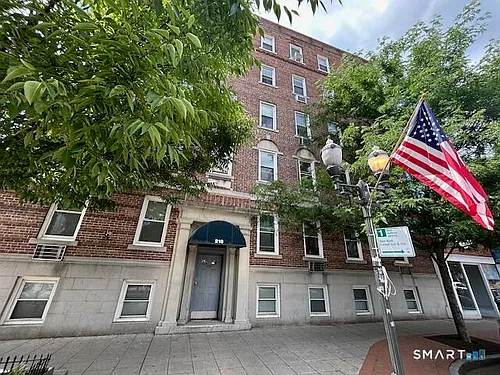 218 Bedford St Photo 1