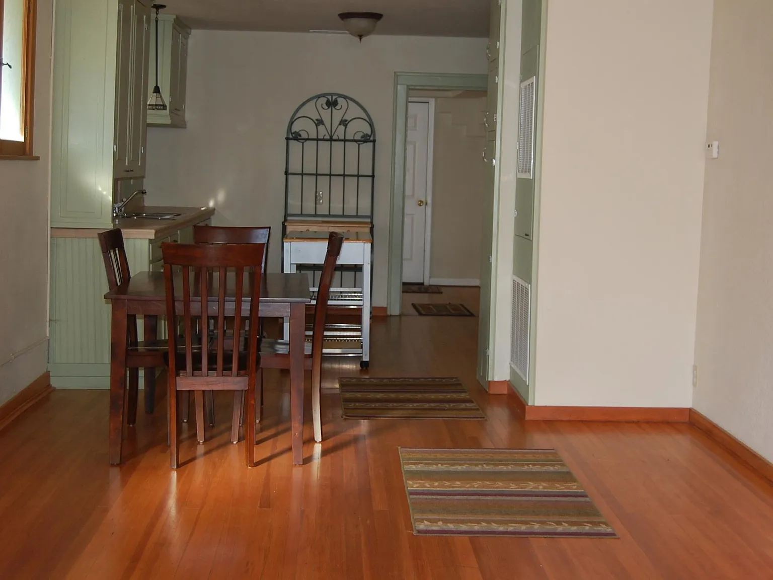 3 bed, 1236 sqft, $800 — Photo 2