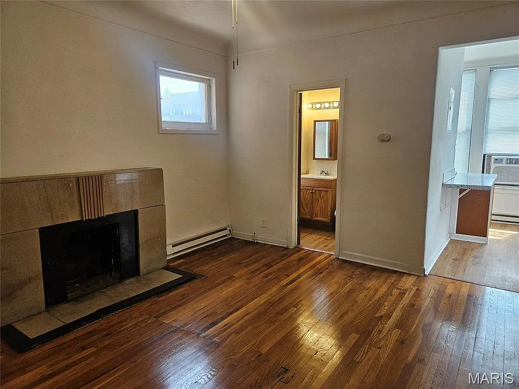 Studio, 1.0 bath, 600 sqft, $700 — Photo 2