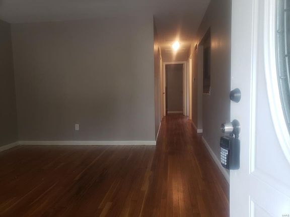 2nd image of 4232 Schiller Pl