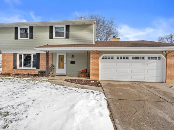 W177N9140 St Francis DRIVE, Menomonee Falls, WI 53051
