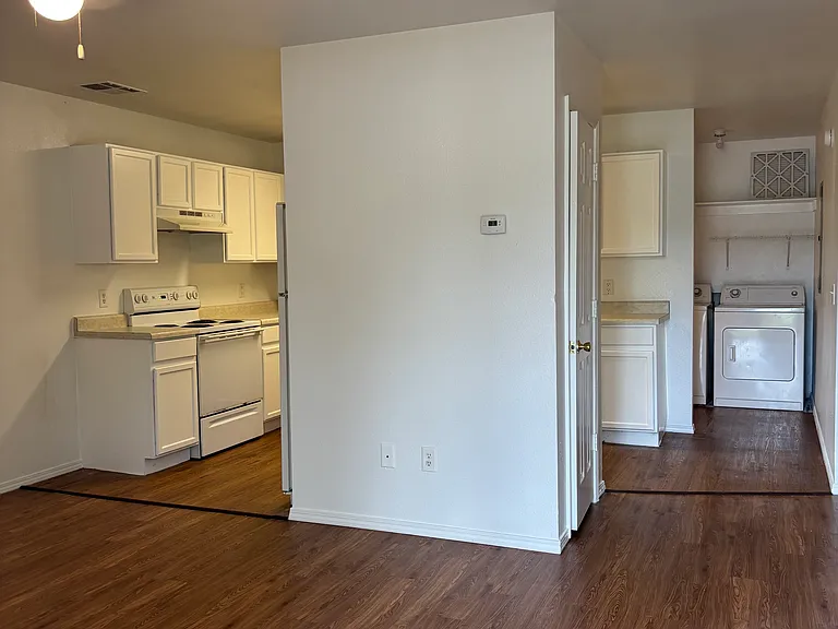 Willow Park — Photo 13
