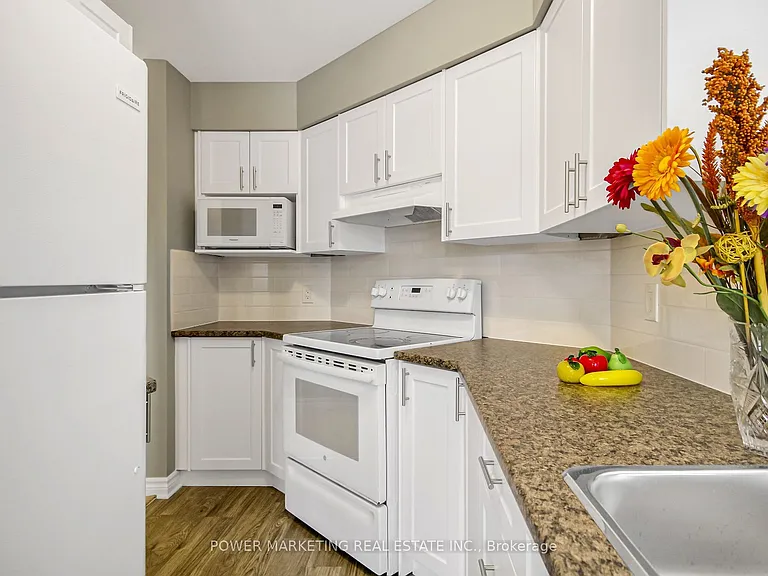 45 Waterbridge Dr — Photo 16