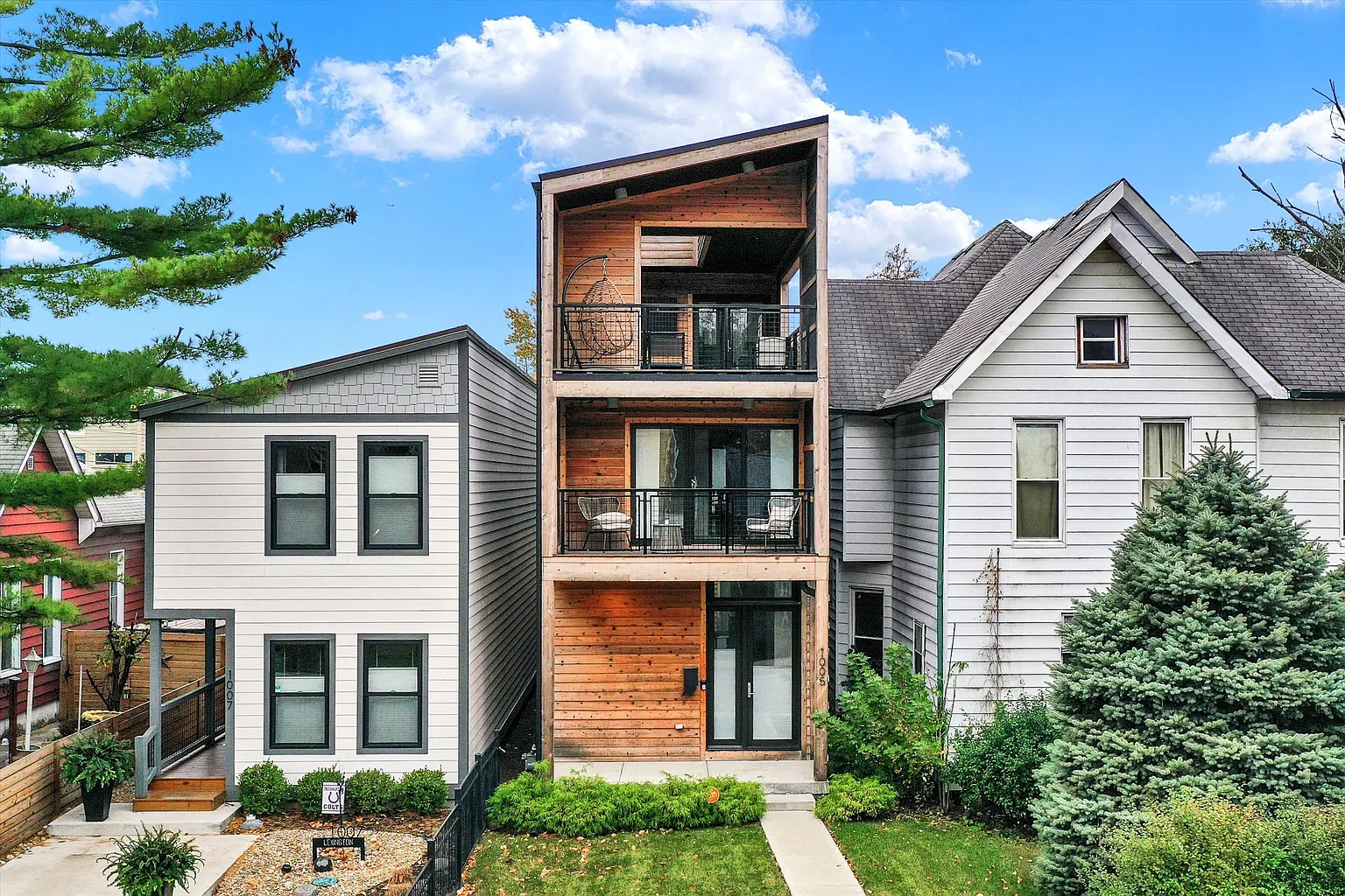 1005 Lexington Ave photo 1