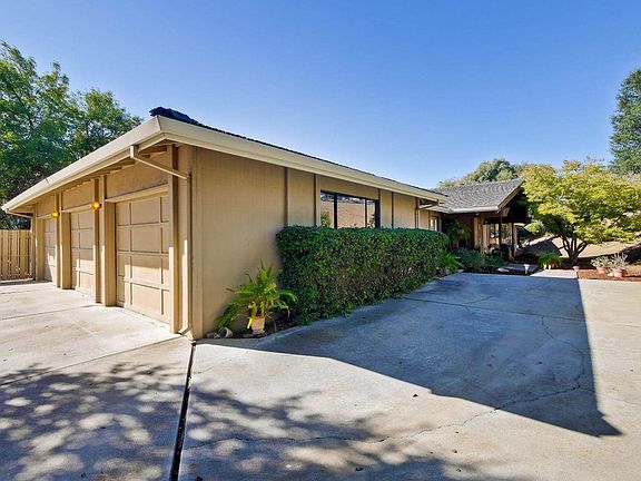 4th image of 20218 Viewcrest Dr