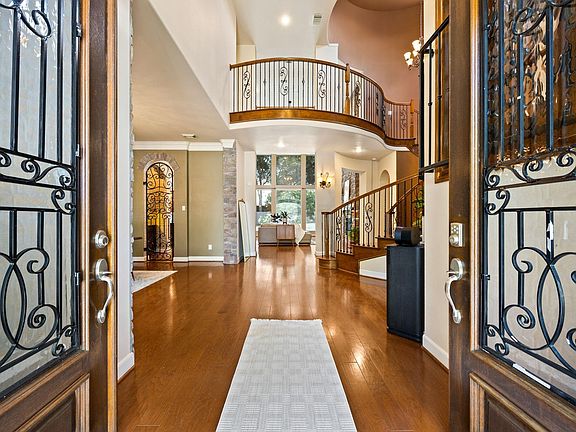 3rd image of 5906 Dillon Creek Ln