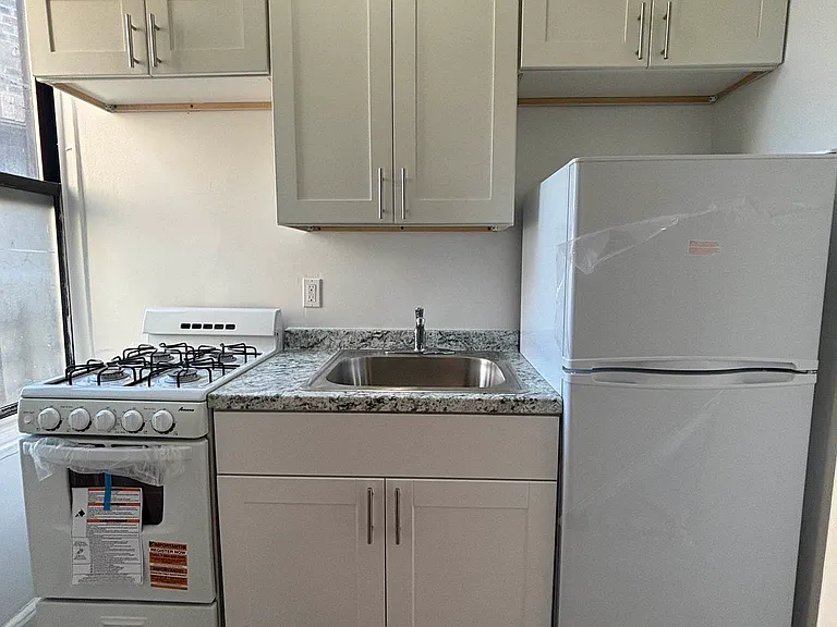 60 Thayer St #6N — Photo 4