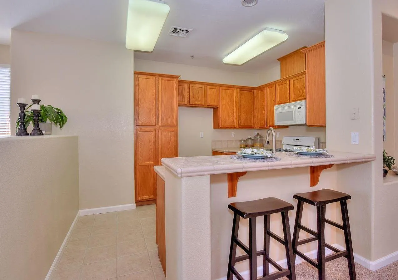 3132 Mills Dr — Photo 3