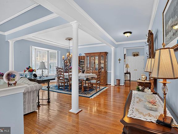 2nd image of 17451 Four Seasons Dr