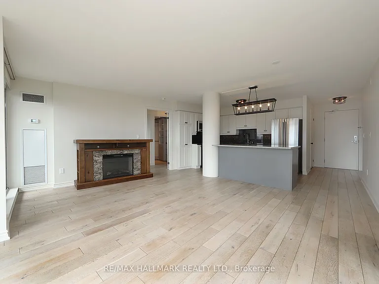 18 Valley Woods Rd #Penthouse 206 — Photo 16