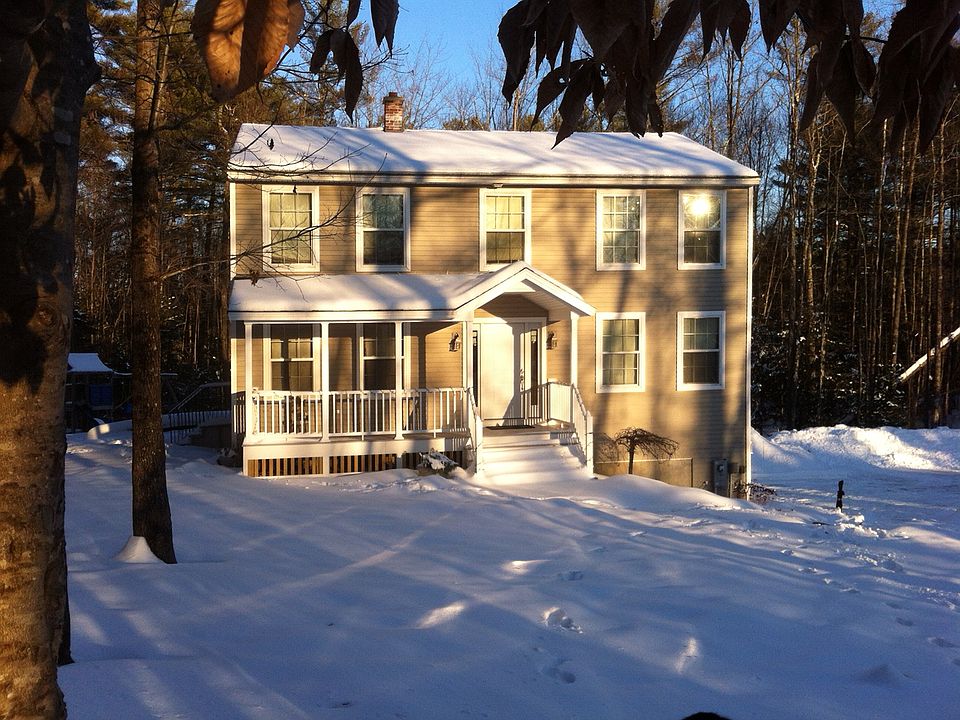 Beautiful 4 Bedroom Colonial