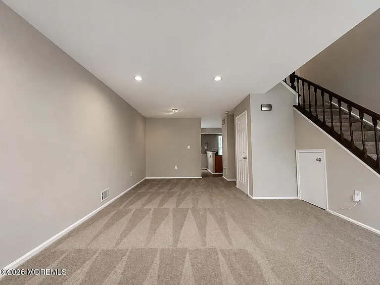 26 Duncan Way — Photo 3
