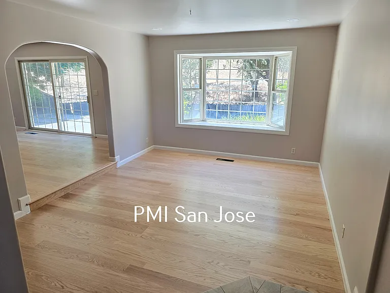 900 Susan Ct — Photo 7