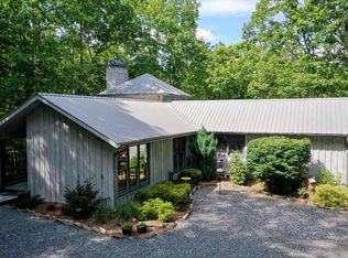 350 Valley Lake Dr, Mineral Bluff, GA 30559