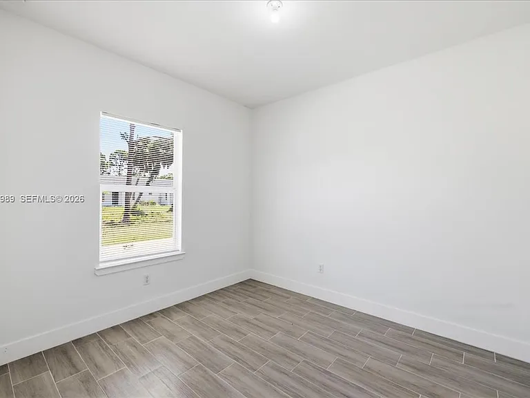 195 W Port Charlotte #B — Photo 11