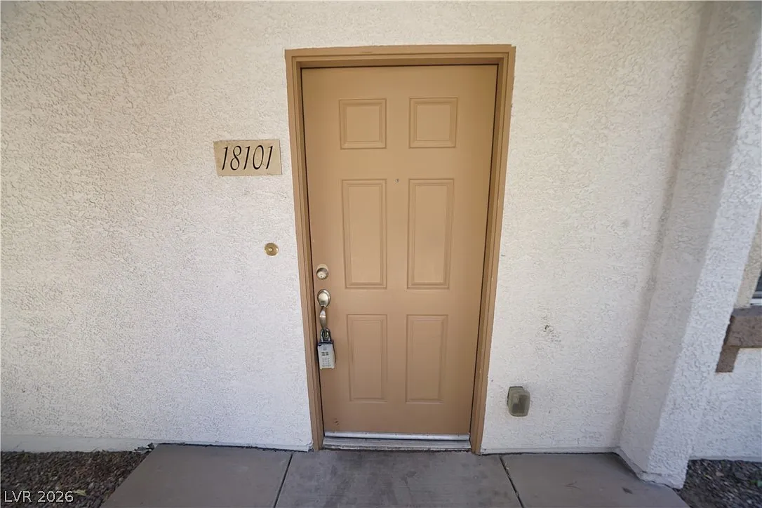 3 bed, 2.0 bath, 1268 sqft, $1,840 — Photo 3