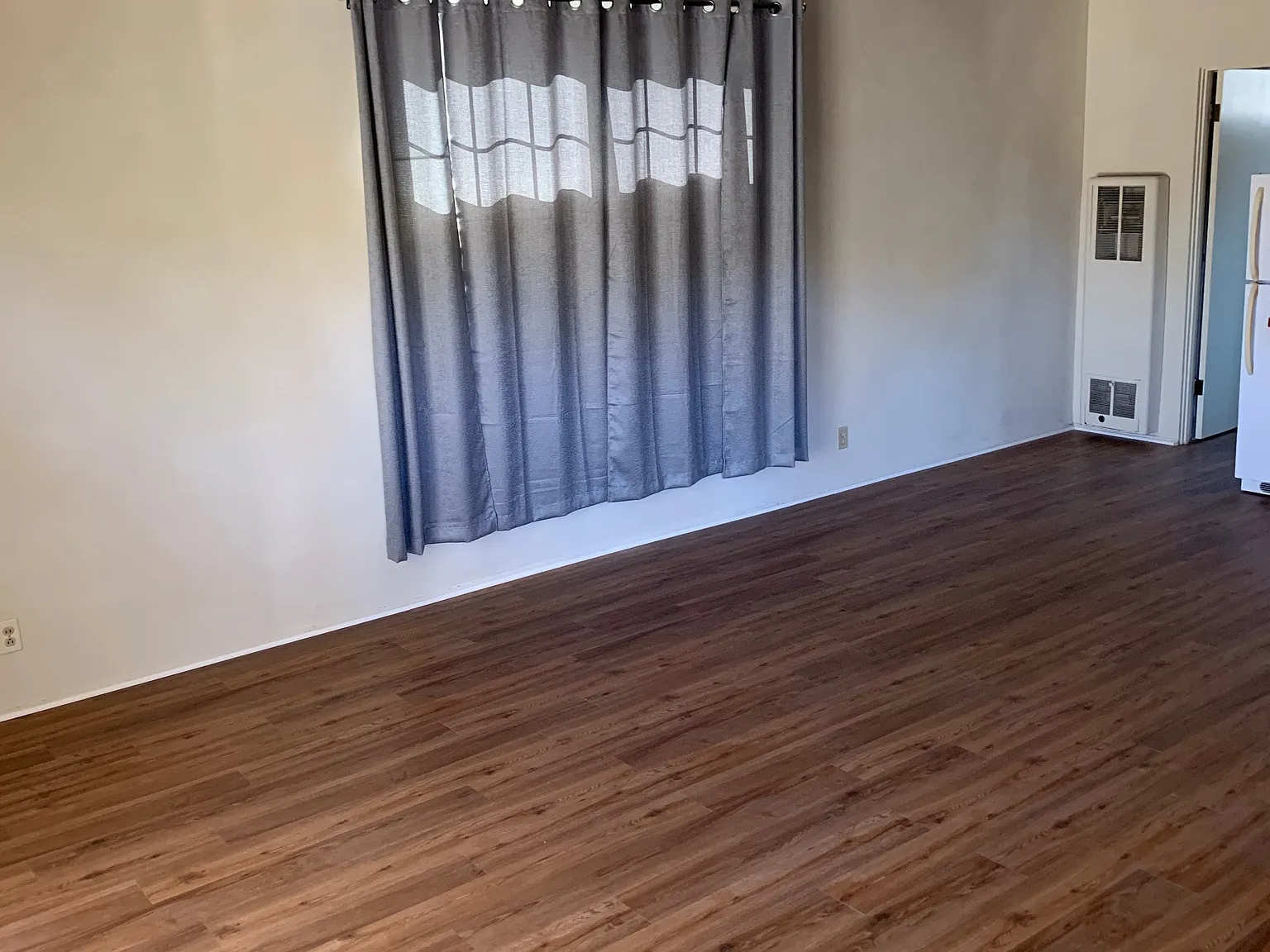 Studio, 575 sqft, $1,650 — Photo 3