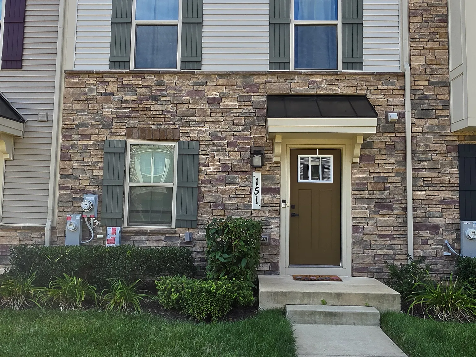 3 bed, 2.5 bath, 1765 sqft, $3,800 — Photo 2