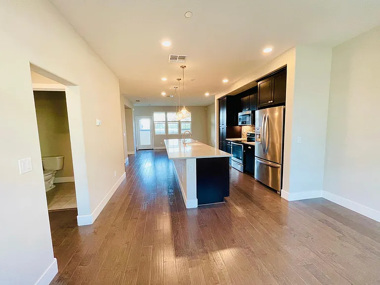 1595 Alviso St — Photo 2