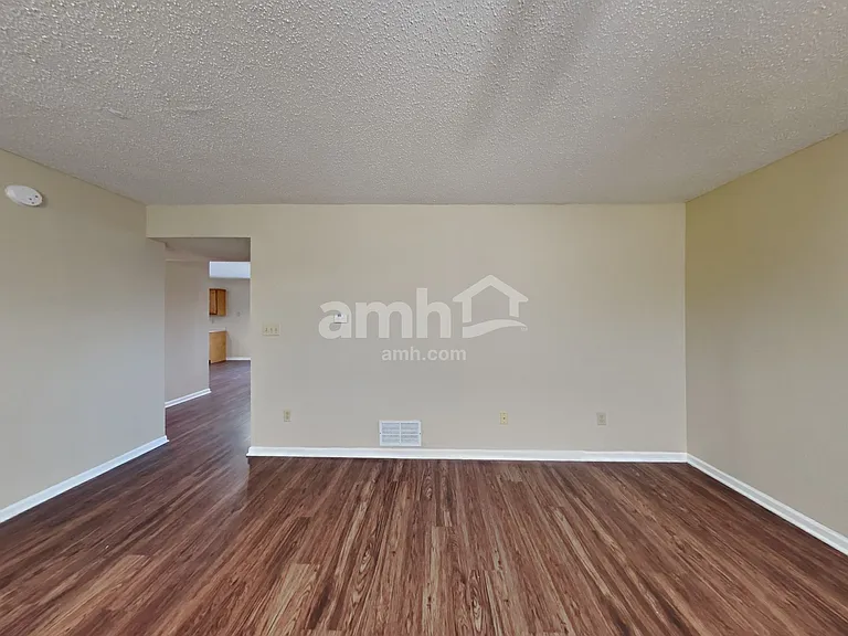 7411 Cordova Dr — Photo 6