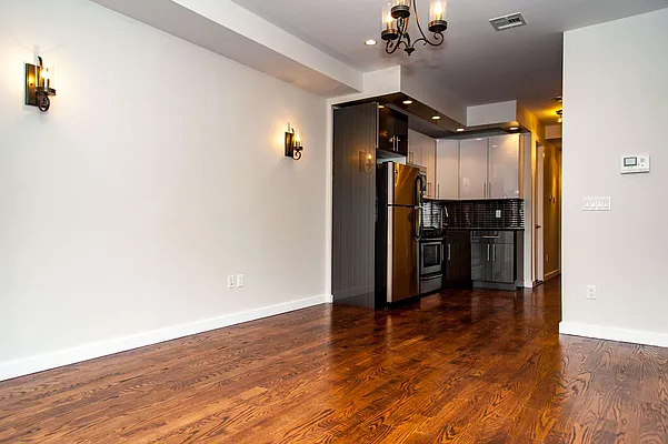 Rented by Nooklyn NYC LLC | media 50