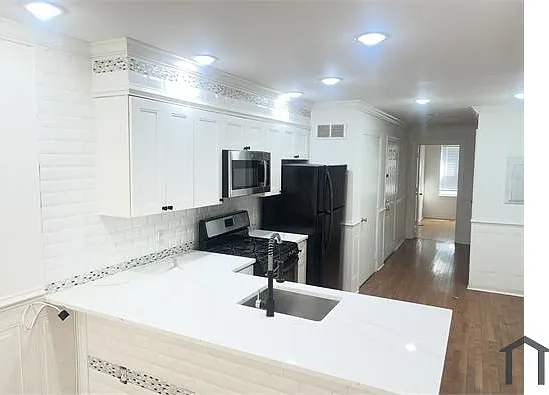 2 bed, $1,695 — Photo 3