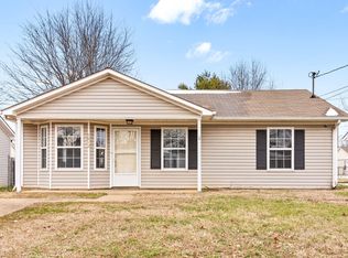 1042 Shadow Ridge Ave, Oak Grove, KY 42262