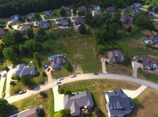 9030 Lucia Ln, North Huntingdon, PA 15642