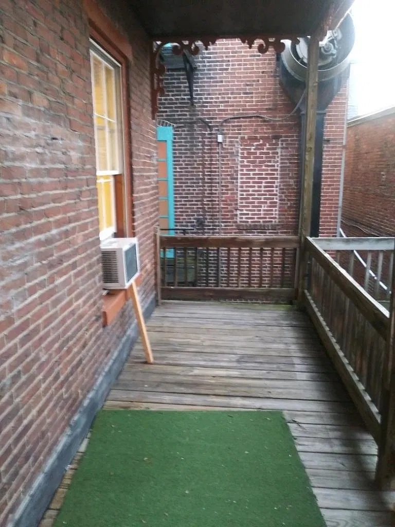 Studio, 650 sqft, $900 — Photo 3