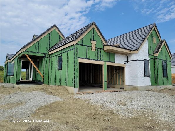 13708 Pembroke Ln, Overland Park, KS 66224