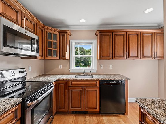 4th image of 692 Mount Airy Road