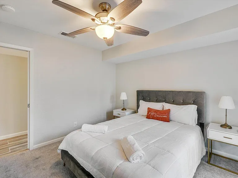 612 W Northgate Dr #612 — Photo 7