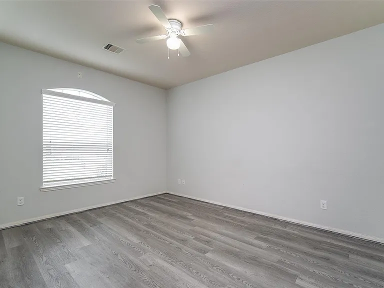 3931 Medici Ct — Photo 8