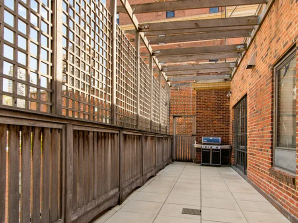 333 East 68th Street image 18 of 20