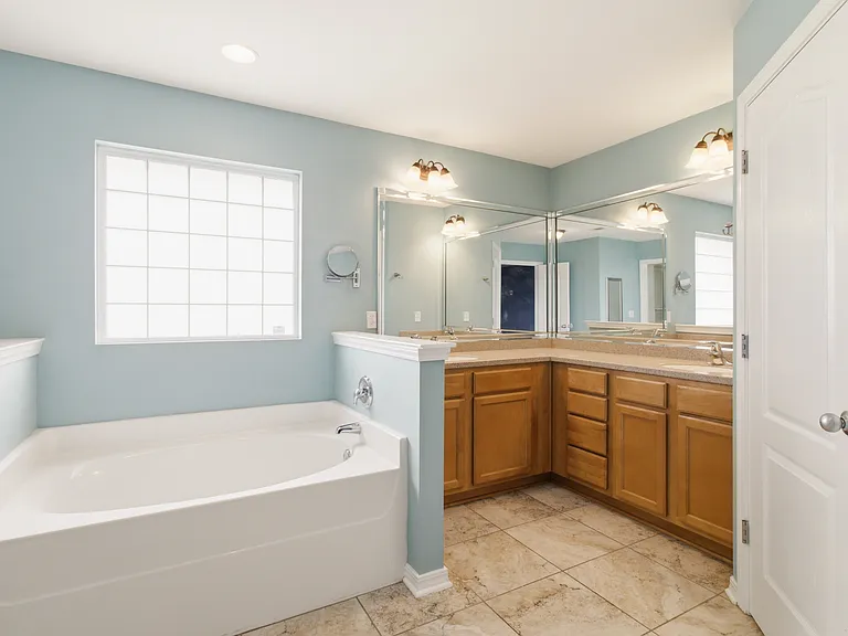 4759 Spears St — Photo 2