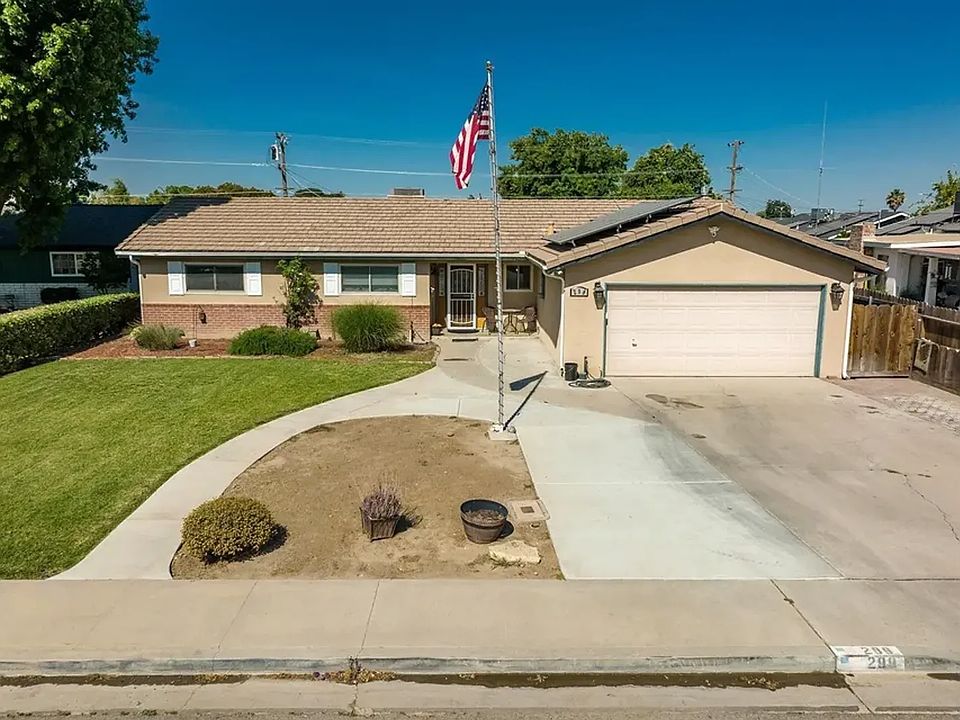 1st image of 299 Spruce Pl