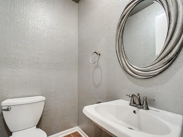 11658 Lakeside Park Dr #313 — Photo 15