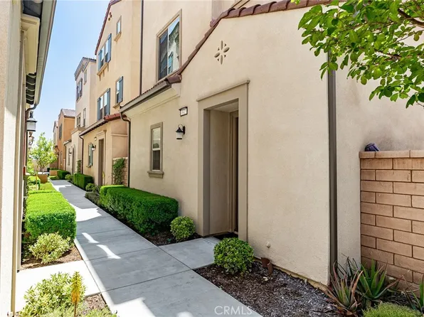 842 Plum Way, Upland, CA 91786