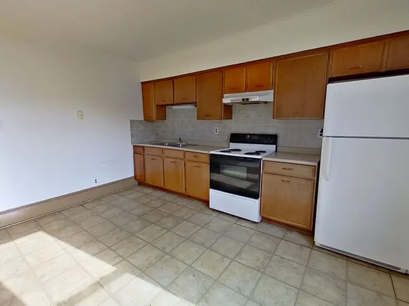 79 E Main St #2, Red Lion, PA 17356