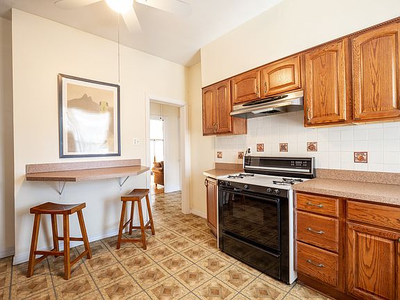 5th image of 542 E 8th St #2