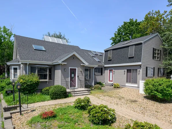 275 W Main St, Norton, MA 02766