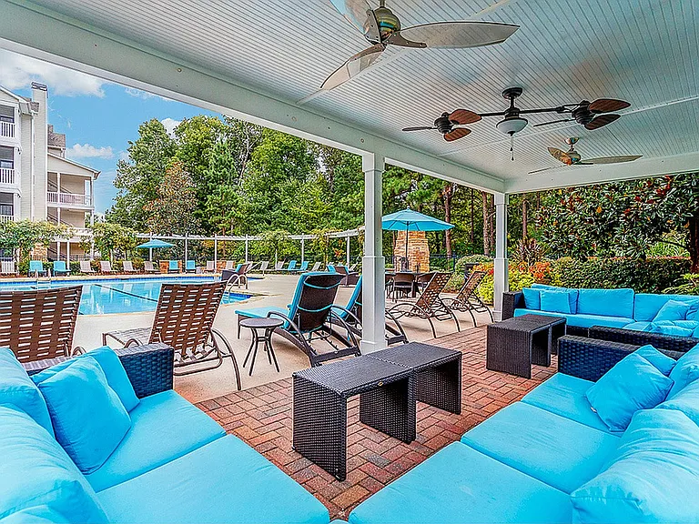 Poolside Lounge