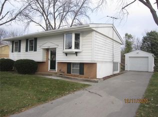 1102 30th St, Perry, IA 50220