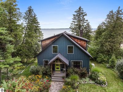 551 S Shore Dr, Northport, MI, 49670