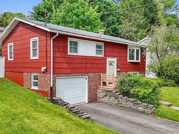 2nd image of 3635 Leonard Dr